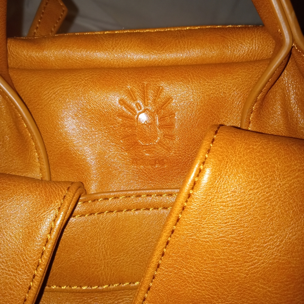 Atlas leather camera case or back pack. - Picture 2 of 4